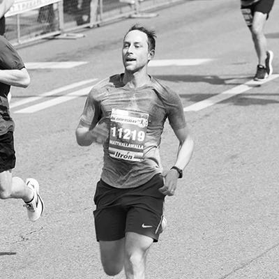 Matt Whitfield smiling at Bloomsday 2021.